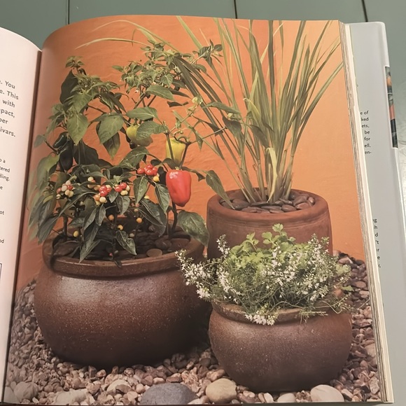 📚🌿 Crops in Pots — Reader’s Digest Hardcover Gardening Guide by Bob Purnell - Picture 12 of 15